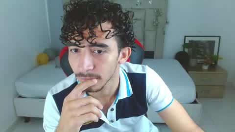 Snapshot of caius_fox chatting on January 2026 11:04:02 AM caius online show from January 2026 11:04:02 AM