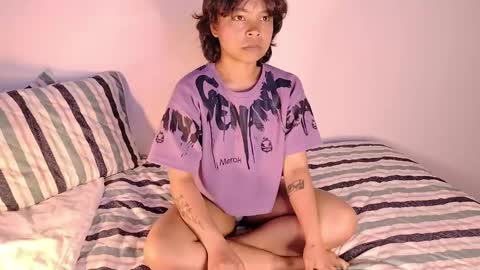 Sofia online show from October 2025 06:48:01 PM