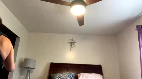 calishop1 online show from April 2026 07:22:02 PM