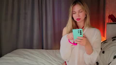 Snapshot of call__me_mommy_ chatting on June 2026 05:45:01 PM Nancy Please thumbs up me online show from June 2026 05:45:01 PM
