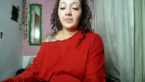 Snapshot of callme_lolas chatting on April 2026 05:01:02 AM paula online show from April 2026 05:01:02 AM