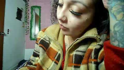 Snapshot of callme_lolas chatting on April 2026 06:31:02 AM paula online show from April 2026 06:31:02 AM