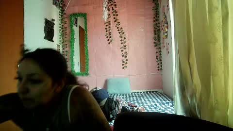 Snapshot of callme_lolas chatting on May 2026 10:04:02 PM paula online show from May 2026 10:04:02 PM