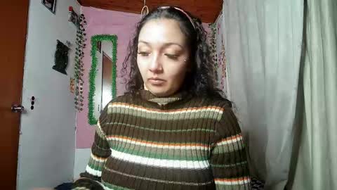 Snapshot of callme_lolas chatting on May 2026 04:18:02 AM paula online show from May 2026 04:18:02 AM