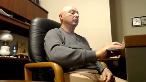 Calthegoose online show from October 2025 09:52:01 PM