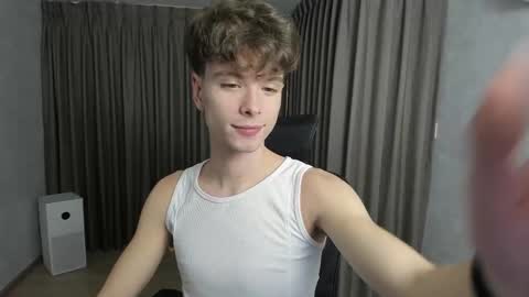 Hey I am Calvin  online show from November 2025 02:19:01 PM