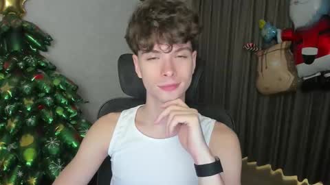 Snapshot of calvin_loves_you chatting on January 2026 05:27:02 PM Hey I am Calvin online show from January 2026 05:27:02 PM