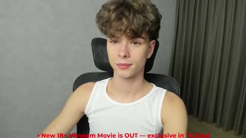 Snapshot of calvin_loves_you chatting on February 2026 05:10:02 PM Hey I am Calvin online show from February 2026 05:10:02 PM