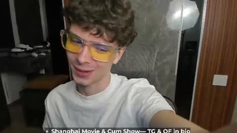 Snapshot of calvin_loves_you chatting on June 2026 02:23:02 PM Hey I am Calvin online show from June 2026 02:23:02 PM