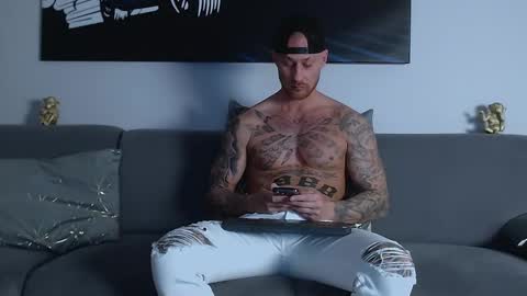 Calvin  online show from February 2025 08:51:02 PM