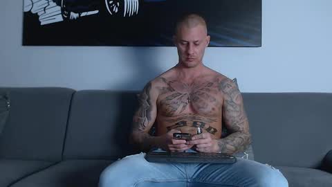 Calvin  online show from February 2025 09:01:02 PM