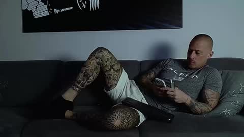 Calvin  online show from October 2025 07:16:01 PM