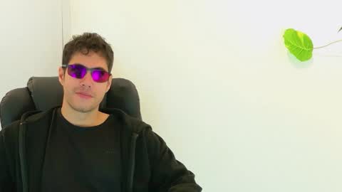 camara110 online show from November 2025 11:59:01 PM