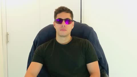 camara110 online show from November 2025 09:36:02 PM