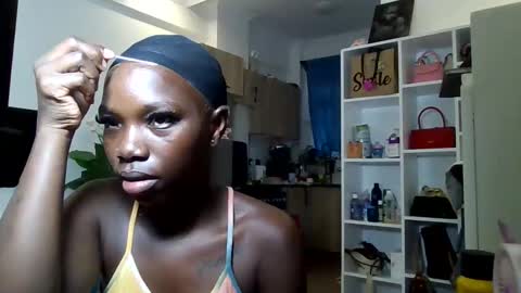 Snapshot of camclit chatting on November 2025 09:20:01 AM Princess online show from November 2025 09:20:01 AM