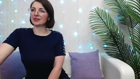 Snapshot of camelia_lillie chatting on May 2026 11:23:04 PM camelia_lillie online show from May 2026 11:23:04 PM