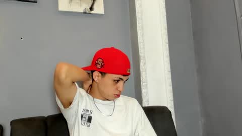 Snapshot of cameron_lux4 chatting on November 2025 12:27:02 PM CAMERON online show from November 2025 12:27:02 PM