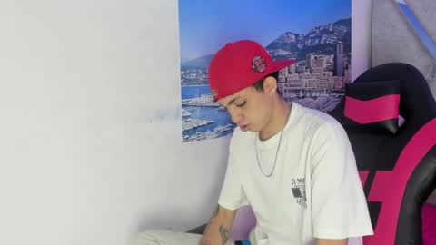 Snapshot of cameron_lux4 chatting on November 2025 12:48:02 PM CAMERON online show from November 2025 12:48:02 PM