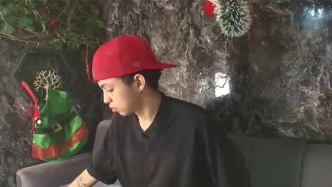 Snapshot of cameron_lux4 chatting on December 2025 12:32:02 PM CAMERON online show from December 2025 12:32:02 PM