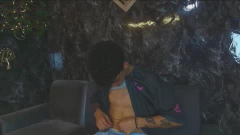 Snapshot of cameron_lux4 chatting on January 2026 07:02:01 AM CAMERON online show from January 2026 07:02:01 AM