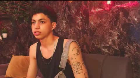 Snapshot of cameron_lux4 chatting on February 2026 04:50:02 AM CAMERON online show from February 2026 04:50:02 AM