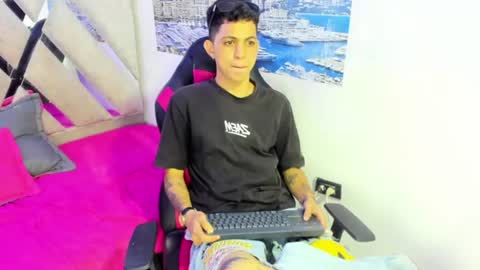 Snapshot of cameron_lux4 chatting on July 2026 03:23:01 AM CAMERON online show from July 2026 03:23:01 AM