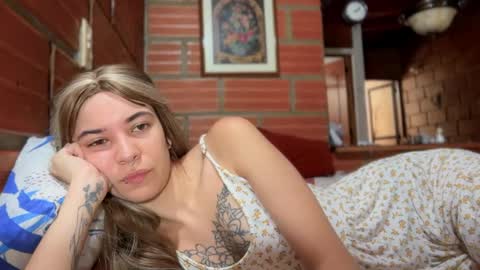 camii19y online show from November 2025 05:46:01 PM