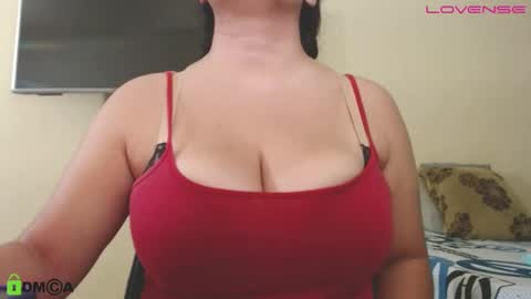 Camila  online show from November 2025 02:27:02 PM