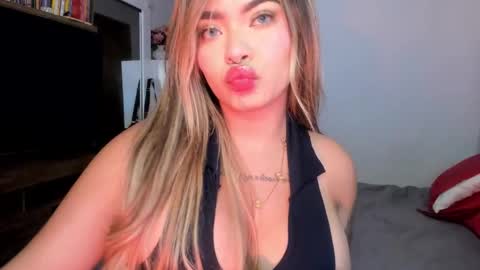 Snapshot of camijhonss chatting on November 2025 03:37:02 AM camijhonss online show from November 2025 03:37:02 AM