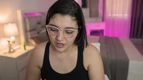 Camila buitrago online show from January 2025 08:58:02 PM