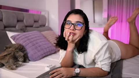 Camila buitrago online show from September 2025 10:59:02 PM