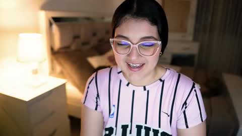 Camila buitrago online show from November 2025 12:21:01 AM