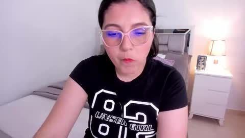 Camila buitrago online show from March 2026 11:41:01 PM