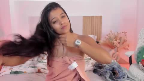 camila_bustamante_ online show from December 2025 10:38:01 PM
