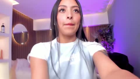 Snapshot of camila_dupont chatting on December 2024 10:02:02 PM Camila online show from December 2024 10:02:02 PM