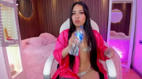 Snapshot of camila_dupont chatting on December 2024 08:53:01 PM Camila online show from December 2024 08:53:01 PM