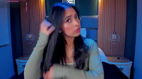 Snapshot of camila_dupont chatting on September 2025 03:39:02 AM Camila online show from September 2025 03:39:02 AM