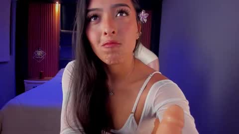 Snapshot of camila_dupont chatting on October 2025 04:01:02 AM Camila online show from October 2025 04:01:02 AM