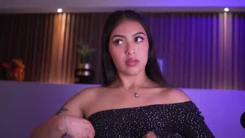 Snapshot of camila_dupont chatting on November 2025 04:24:01 AM Camila online show from November 2025 04:24:01 AM