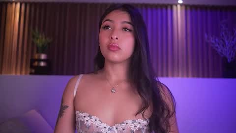 Snapshot of camila_dupont chatting on November 2025 04:01:02 AM Camila online show from November 2025 04:01:02 AM