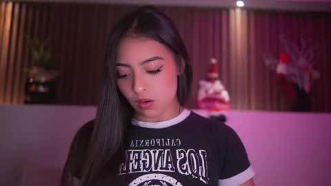 Snapshot of camila_dupont chatting on December 2025 03:23:02 AM Camila online show from December 2025 03:23:02 AM