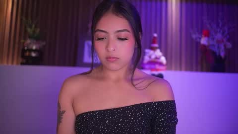 Snapshot of camila_dupont chatting on December 2025 08:05:01 PM Camila online show from December 2025 08:05:01 PM