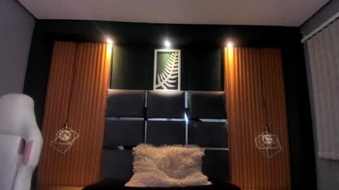 Snapshot of camila_martinez9 chatting on January 2025 03:57:02 PM camila_martinez9 online show from January 2025 03:57:02 PM