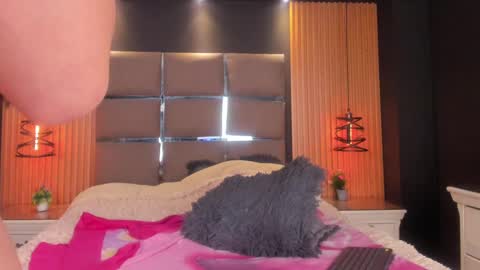 Snapshot of camila_martinez9 chatting on January 2025 02:37:01 PM camila_martinez9 online show from January 2025 02:37:01 PM