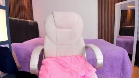 Snapshot of camila_martinez9 chatting on February 2025 11:29:02 AM camila_martinez9 online show from February 2025 11:29:02 AM