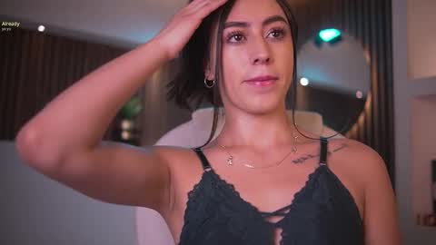 Snapshot of camila_martinez9 chatting on October 2025 11:28:02 AM camila_martinez9 online show from October 2025 11:28:02 AM