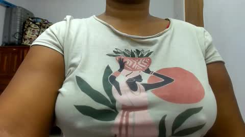 Camila online show from September 2025 10:41:01 AM