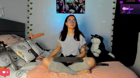 Snapshot of camilaalee chatting on March 2025 01:12:01 AM CAMILAA LEE  online show from March 2025 01:12:01 AM