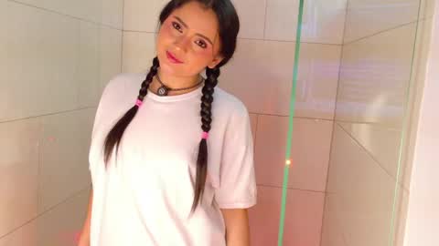 Snapshot of camilaandrade_ chatting on May 2026 03:29:02 PM Cami online show from May 2026 03:29:02 PM