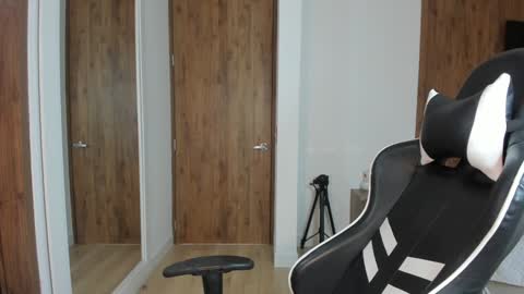 Camila online show from January 2026 09:18:02 PM